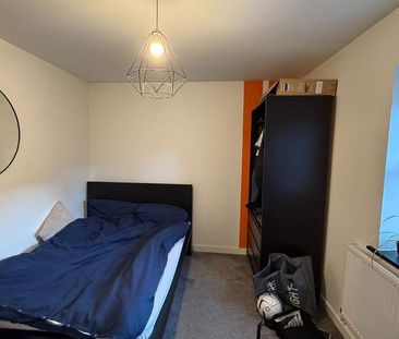 2 bedroom terraced house to rent - Photo 2