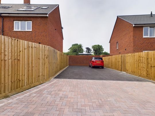 Great Oldbury Drive, Stonehouse, Gloucestershire, GL10 - Photo 1