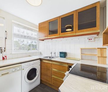 2 bedroom Flat - Deanscroft, Knebworth - Photo 1