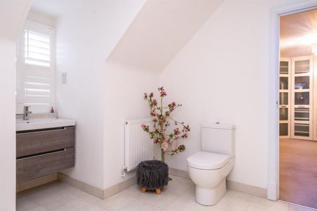 6 bedroom detached house to rent - Photo 5