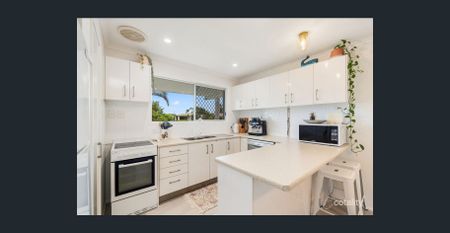 Lovely 3 bedroom home with 2 x Air-conditioners - Photo 5