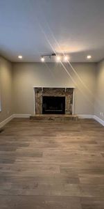 Bright/Clean Central Maple Ridge TOP LEVEL with fenced yard!-Dog OK - Photo 3