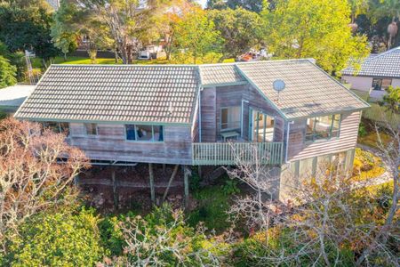 Centrally located oasis - Photo 4