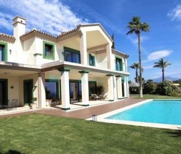 Villa for rent in Selwo, Estepona - Photo 1