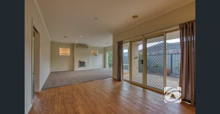 UNBEATABLE CONVENIENCE - Photo 4