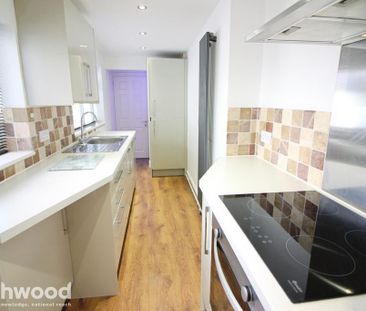 2 bedroom maisonette to rent - Photo 5