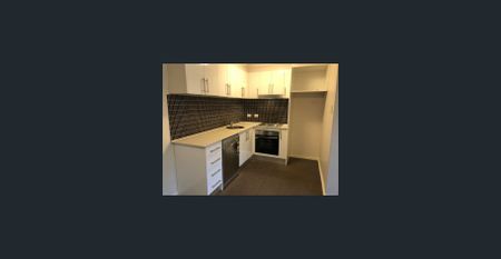 What a Location! Coffee, Dinner, Movies or Train? - Photo 5