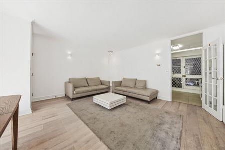 3 bedroom flat in Marylebone - Photo 3