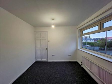 3 bedroom end of terrace house to rent - Photo 4