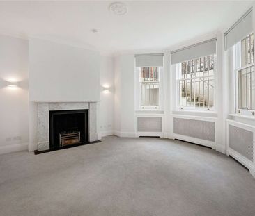 This is a charming and spacious studio flat in the heart of South K... - Photo 2