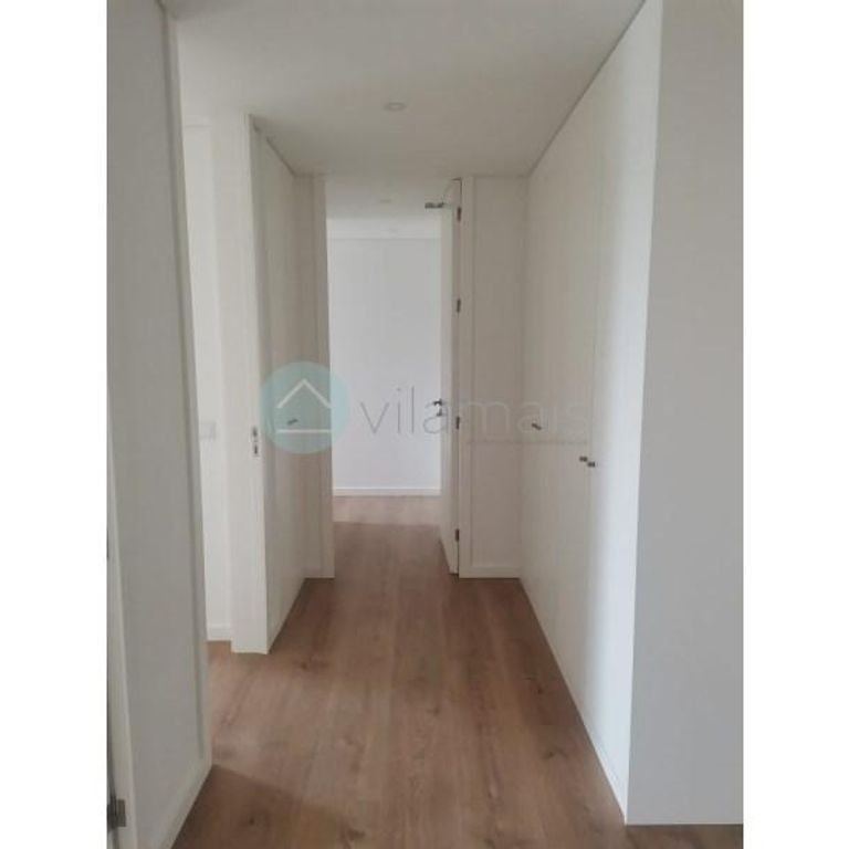 3 room luxury Flat for rent in Porto, Portugal - Photo 1