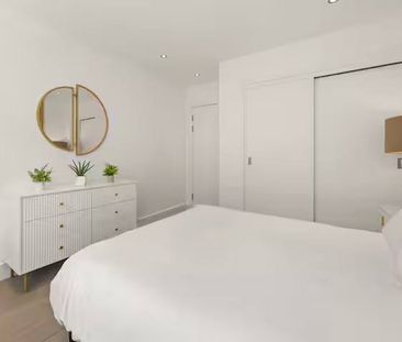 2 Bed Flat, Arthur Road, SW19 - Photo 4