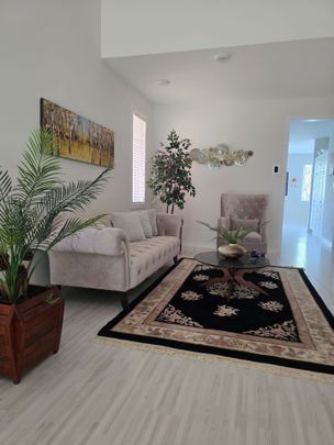 For Lease - 10 Angela Crescent, Niagara-on-the-Lake, Ontario - Photo 1