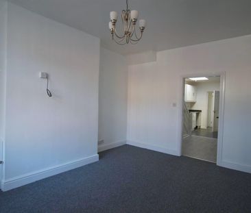 2 Bedroom Terraced House for Rent - Photo 2