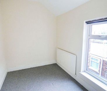 2 bed terraced house to rent in DH4 - Photo 3