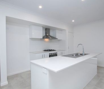 Modern Family Home in the Heart of Ballina - Photo 2