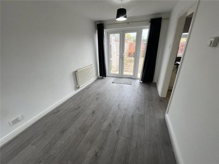 2 bedroom terraced house to rent - Photo 4