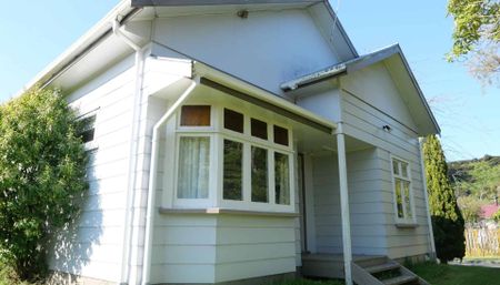 Three Bedroom Character Home in Raumati Beach - Photo 5