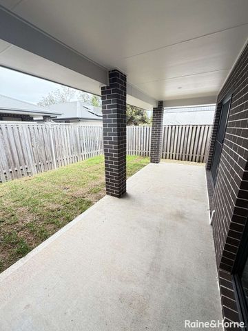 Low-Maintenance Living - Modern 2-Bedroom Granny Flat - Photo 2