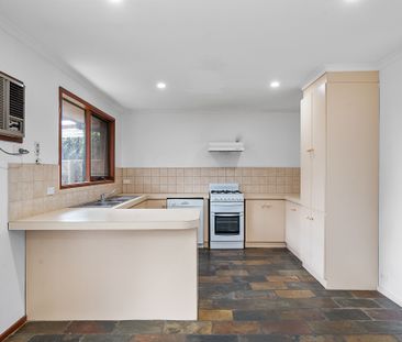 25 Cameron Way, Pakenham VIC 3810 - House For Rent | Domain - Photo 6