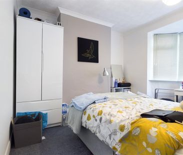 4 bedroom terraced house to rent - Photo 5