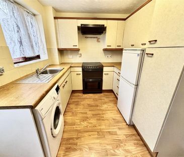 2 bedroom terraced house to rent - Photo 4