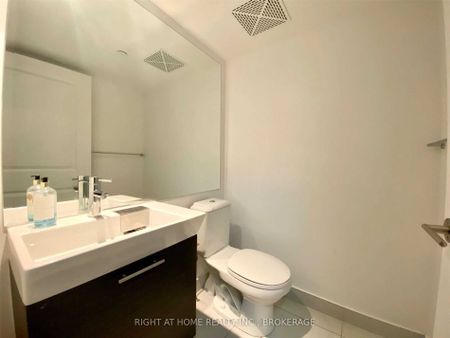 For Lease - 386 Yonge Street Unit# 714, Toronto, Ontario - Photo 3