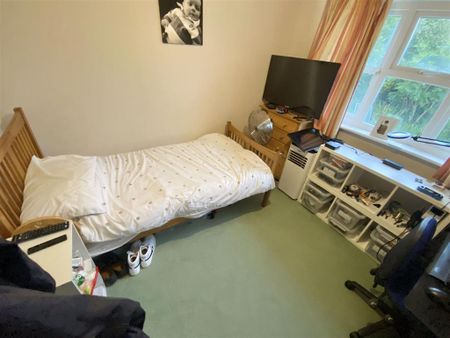 3 bedroom detached bungalow to rent - Photo 3