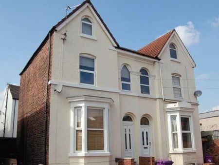 4 bedroom semi-detached house to rent - Photo 5