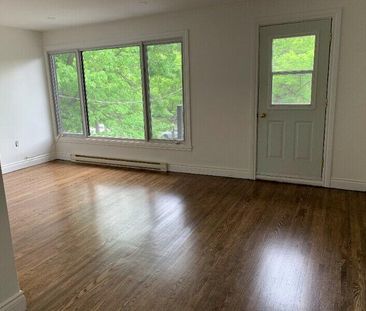 LUMINEUX ET SPACIEUX 4 1/2 DISPONIBLE LE 1ER FÉVRIER OU LE 1ER MARS... - Photo 3