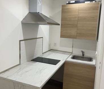 Location Appartement 1 pièce 19m² AIX EN PROVENCE 13100 - Photo 1