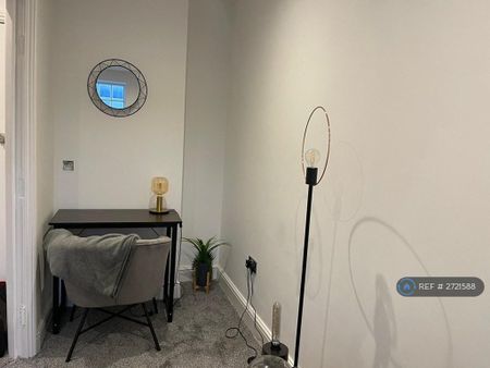 2 bedroom maisonette to rent - Photo 3