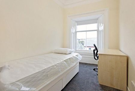 3 bedroom flat to rent - Photo 2