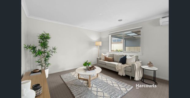 Spacious Modern Family Living in Blue Horizons Estate - Photo 1