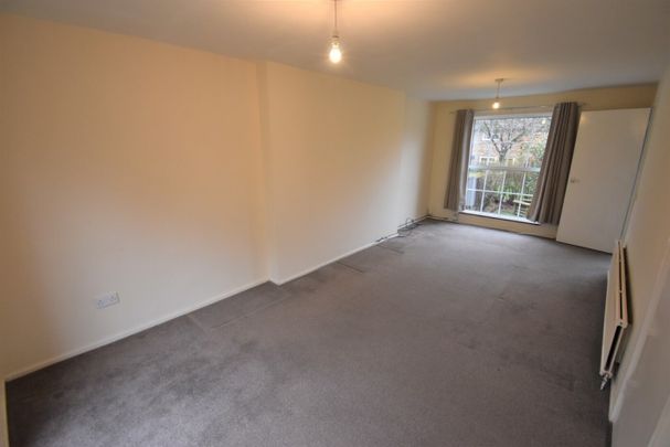 3 bedroom House - LODGEFIELD, WELWYN GARDEN CITY - Photo 1