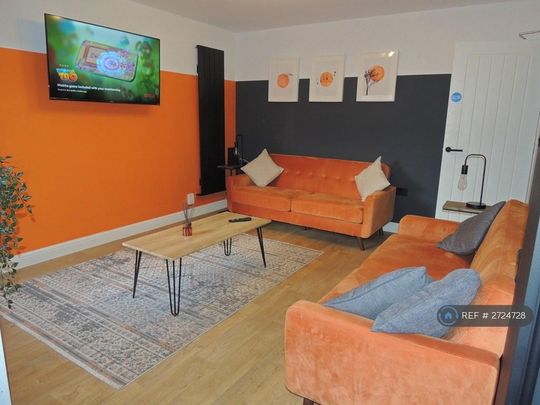 1 bedroom in a house share to rent - Photo 1