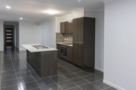 FANTASTIC HOME, EXCELLENT LOCATION! - Photo 5
