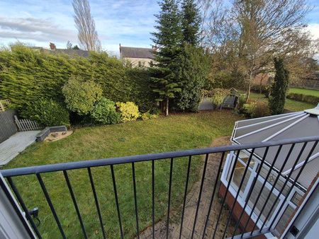 4 bedroom detached house to rent - Photo 2