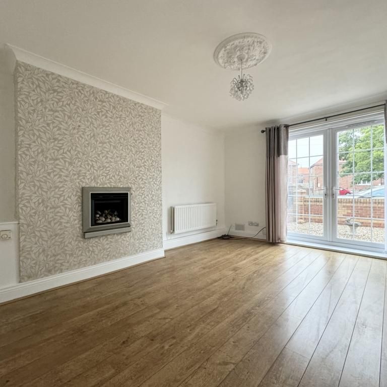 3 bedroom terraced house to rent - Photo 1