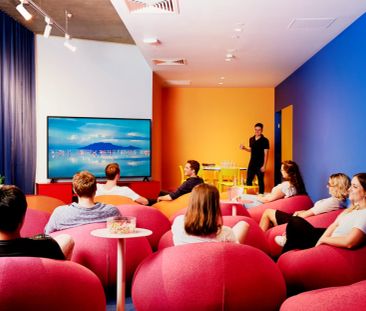 8 Bedroom Apartment - Photo 3