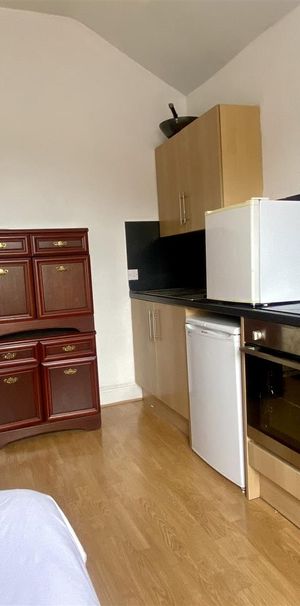 To Let - Photo 1