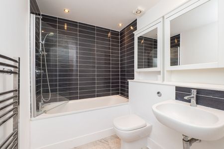 Village Court, Cheam, SM3 - Photo 2