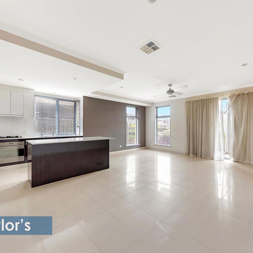 ABSOLUTE LAKE FRONTAGE! - Photo 1