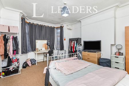 6 bedroom semi detached to rent Gedling Grove, Nottingham, Nottinghamshire, NG7 - Photo 4