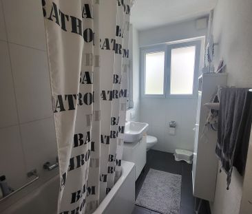 Moderne 3-Zimmer-Wohnung mit Balkon und Seenähe in Hünibach - Photo 5