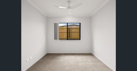 MODERN 4 BEDROOM HOUSE WITH MEDIA ROOM!! - Photo 2