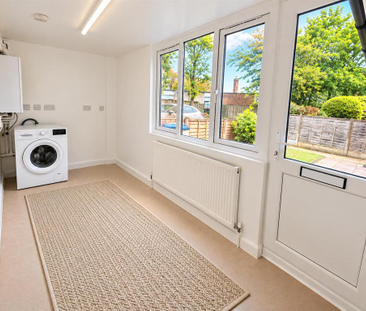 2 bedroom semi-detached bungalow to rent - Photo 6