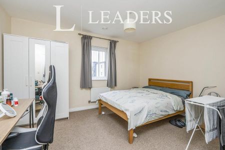 2 bedroom flat to rent - Photo 3