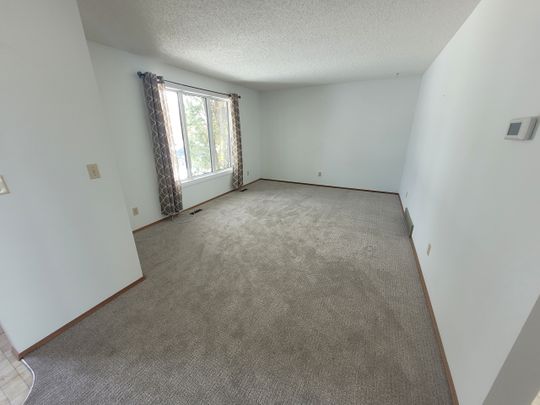 4 Beds & 3 Baths Single Family Home In Forest Grove Area - Photo 1