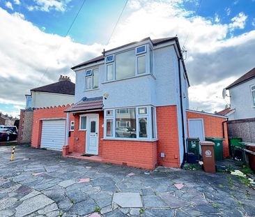 3 Bed Detached House, Longfellow Road, KT4 - Photo 1